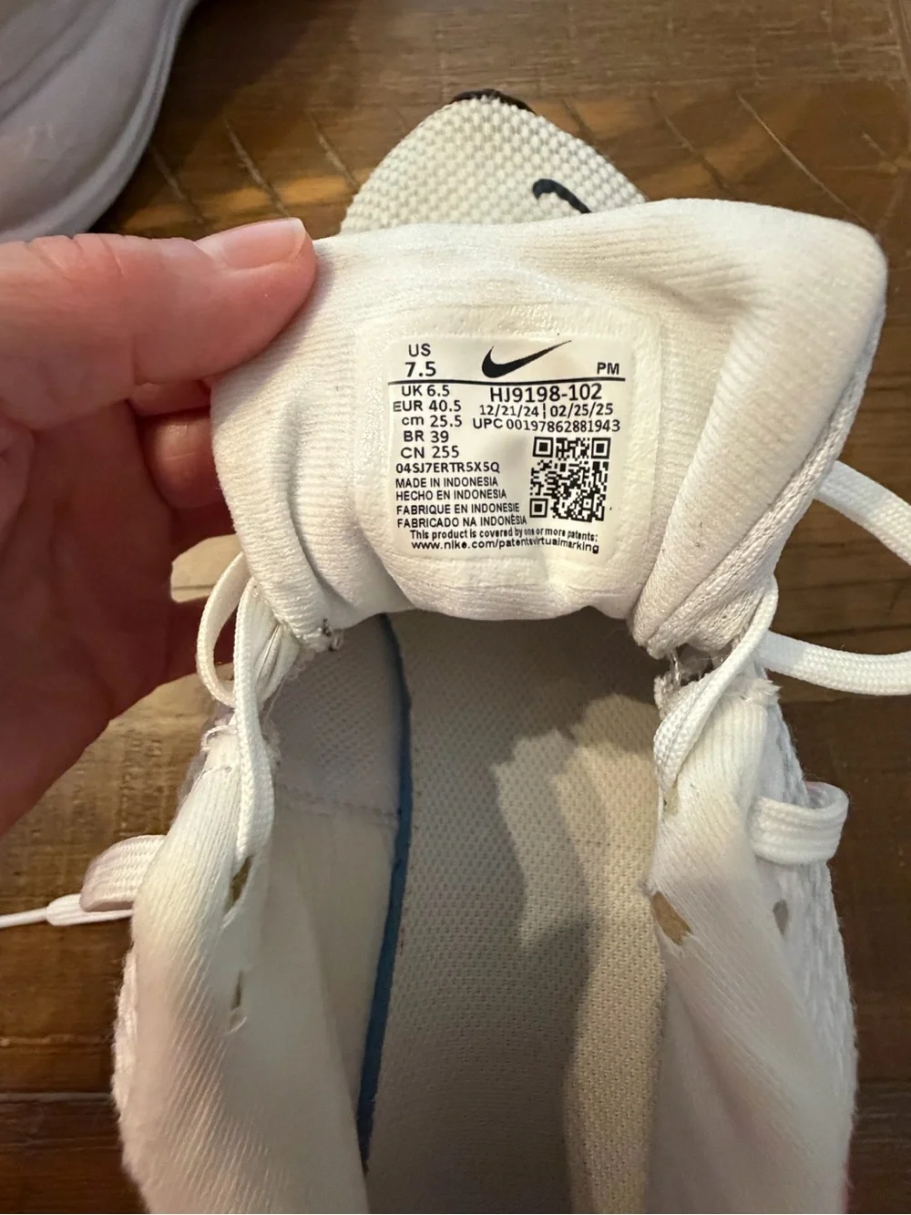 Nike Revolution 8